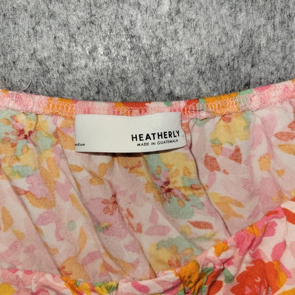Heatherly Women's Floral Smocked Crop Top Off Shoulder Short Sleeve Size Medium - Picture 3 of 8
